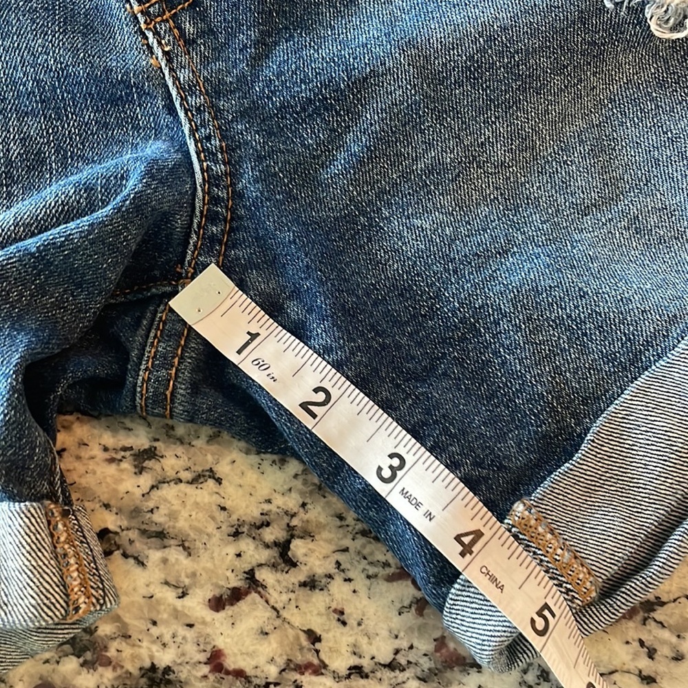 Gap 5” Distressed Cuffed Denim Shorts Women’s Size 25 - Picture 5 of 7